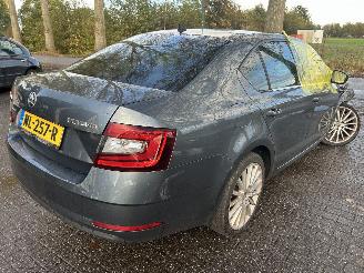 Skoda Octavia Sedan 1.0 Ambition Automaat picture 5
