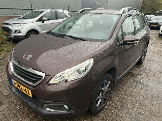 krockskadad bil auto Peugeot 2008 1.2 VTI BlueLease   Automaat 2014/4