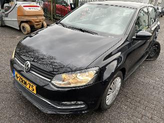 Vaurioauto  passenger cars Volkswagen Polo 1.2 TSI   5 drs 2015/3