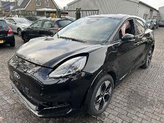 skadebil auto Ford Puma Gen-E  44 kWh  ( Nieuw prijs 35000,00 ) 2025/10