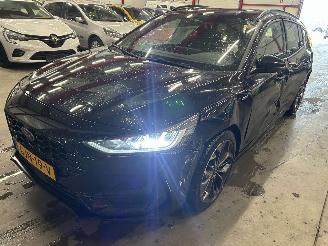 krockskadad bil auto Ford Focus 1.0 EcoBoost Hybrid ST Line Stationcar   125 PK 2024/8