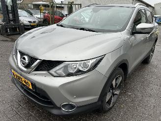 krockskadad bil auto Nissan Qashqai 1.2   Automaat  Connect Edition 2015/3