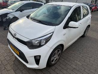 krockskadad bil auto Kia Picanto 1.0 DPI  Comfortline 2021/2