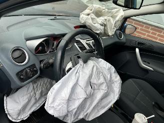 Ford Fiesta 1.25 Ghia picture 9