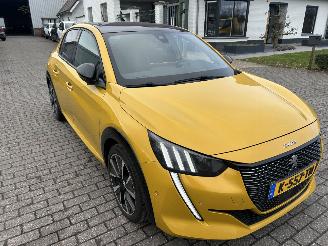 Peugeot 208 1.2 PureTech   GT picture 3