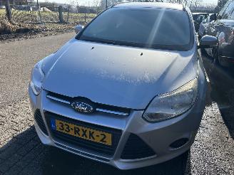 skadebil auto Ford Focus 1.6 Stationcar 2011/8