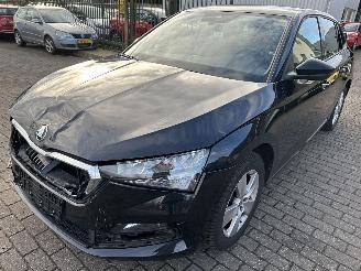 krockskadad bil aanhanger Skoda Scala 1.0 TSI  Ambition  5 drs 2023/8