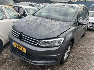 Volkswagen Touran 1.5 TSI  highline  7 Persoons picture 1