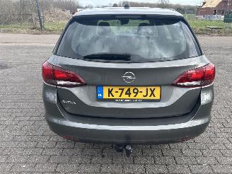 Opel Astra Sports Tourer 1.2 Edition picture 5