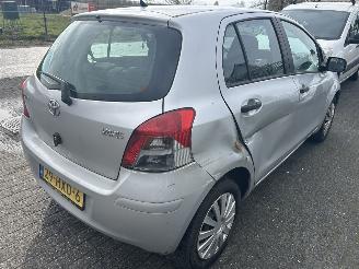 Toyota Yaris 1.3 picture 4