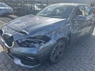 krockskadad bil auto BMW 1-serie 118i  Automaat   5 Drs 2021/7