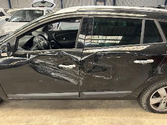 Renault Mégane Estate 1.4 TCe Dynamic picture 5