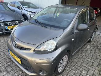 skadebil auto Toyota Aygo 1.0 VVT-I  Comfort  5 Drs -Airco 2013/4