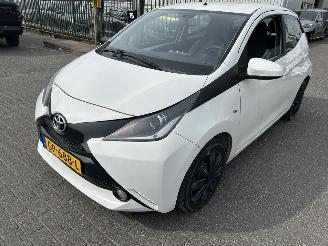 skadebil auto Toyota Aygo 1.0 VVT-i  X-Play 2015/7