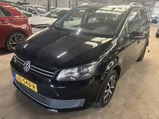 skadebil auto Volkswagen Touran 2.0 TDI  Automaat  7 Persoons 2013/6