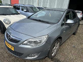 skadebil auto Opel Astra 1.4 Turbo   5 drs 2011/11