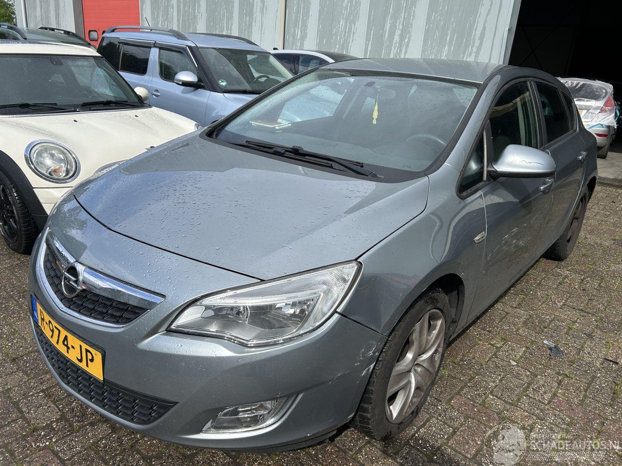 Opel Astra 1.4 Turbo   5 drs