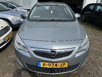 Opel Astra 1.4 Turbo   5 drs picture 2
