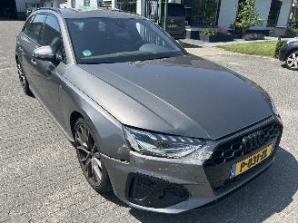 Audi A4 Avant 35 TFSI  Automaat  S-Line picture 3