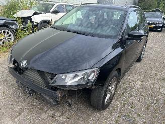 Vrakbiler auto Skoda Fabia Stationcar 1.0 TSI  Drive 2018/4
