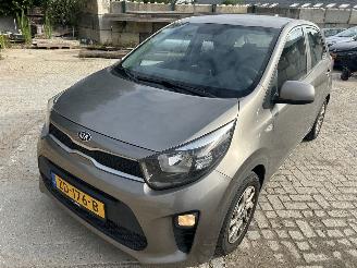 skadebil auto Kia Picanto 1.0 2019/5