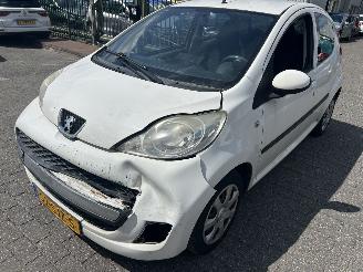 Schadeauto Peugeot 107 1.0 2011/11
