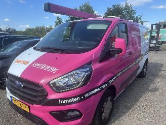 Damaged car Ford Transit Custom 2.0 TDCI   L2H1 2020/4