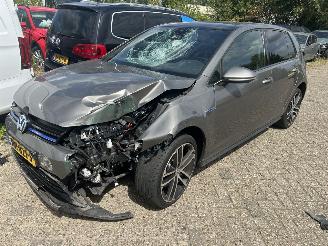 Coche accidentado Volkswagen Golf 1.4 TSI GTE  Hybrid Automaat   ( Panoramadak ) 2015/11