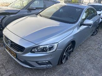 Volvo S-60 2.0 T5 R -Design picture 1