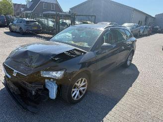 Auto incidentate Seat Leon Sportstourer 1.0 eTSI Style Business  Automaat 2023/11