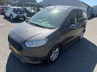 Unfallwagen Ford Transit Courier Van 1.5 TDCI 2021/10