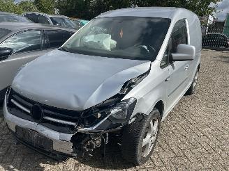 krockskadad bil bedrijf Volkswagen Caddy 1.6 TDI 2016/9