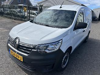 krockskadad bil auto Renault Express 1.5 DCI Blue 75 Comfort    ( 48314 Km ) 2022/11