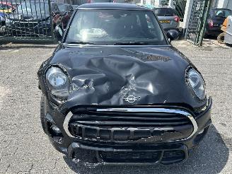 Mini Cooper 1.5 picture 2