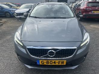 Volvo V-40 Cross Country  1.5 T3  Automaat picture 2