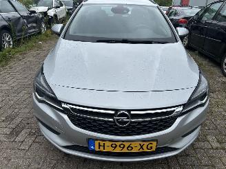 Opel Astra Stationcar 1.0 picture 2