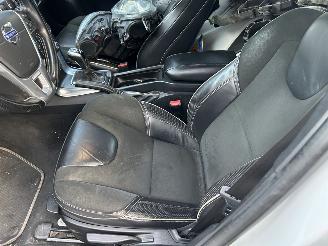 Volvo V-40 2.0 D   R Design picture 11