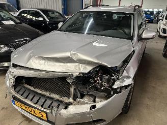 krockskadad bil auto Volvo V-70 1.6  T4  Automaat 2011/5