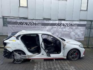 Vrakbiler auto BMW 1-serie 1 serie (F40), Hatchback, 2019 M135i xDrive 2.0 TwinPower 16V 2020/10