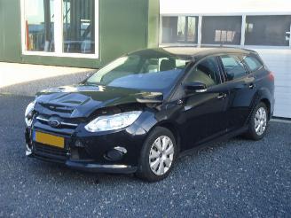 dommages Ford Focus Wagon 16 TI - VCT Trend Airco Cruise Navi