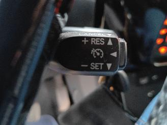 Peugeot 108 1.0 e-VTI Allure Clima Cruise picture 14