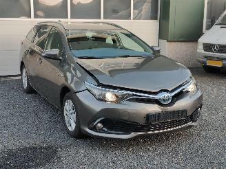 Toyota Auris 1.8 Hybrid Aut Dynamic Go Aut picture 3