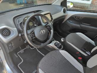 Toyota Aygo 1.0 VVT-i  X-Play Cruise picture 25