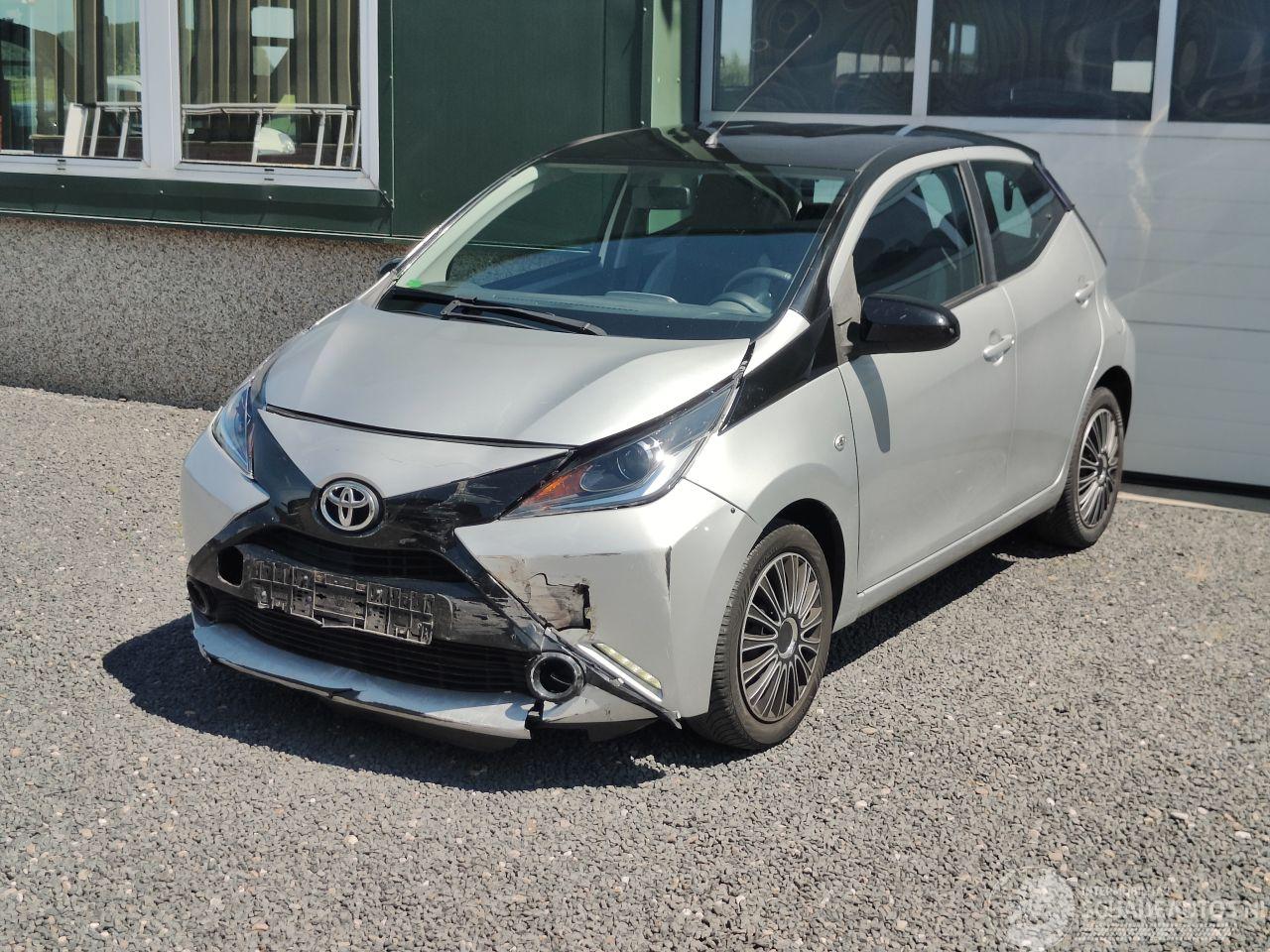 Toyota Aygo 1.0 VVT-i  X-Play Cruise