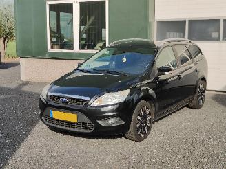 Damaged car Ford Focus 1.6 Trend Combi Airco 2009/7