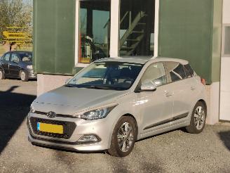 damaged passenger cars Hyundai I-20 1.2  HP i-Motion Comfort 2016/2