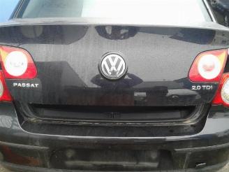 Vrakbiler auto Volkswagen Passat Passat (3C2), Sedan, 2005 / 2010 2.0 TDI 16V 140 2007/9