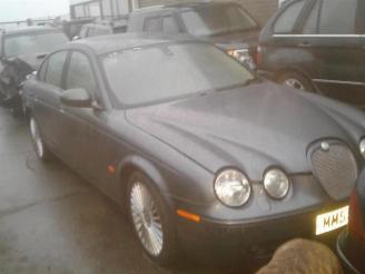 Jaguar S-type  picture 1