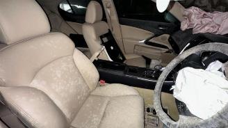 Lexus IS  picture 2