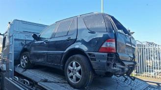 demontáž osobní automobily Mercedes ML ML I (163), SUV, 1998 / 2005 400 4.0 CDI V8 32V 2002